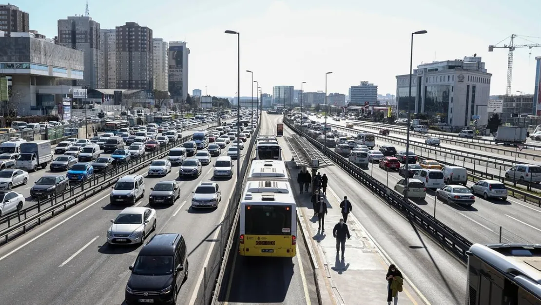 istanbul-da-ulasim-zammi-reddedildi