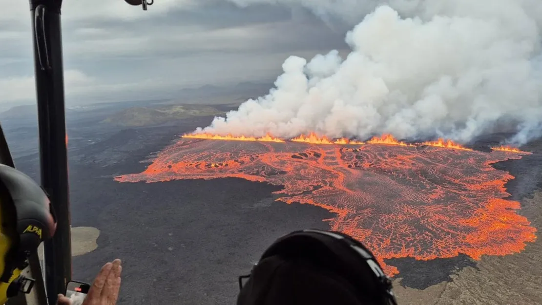 izlanda-da-yanardag-patladi-tahliye-yapildi