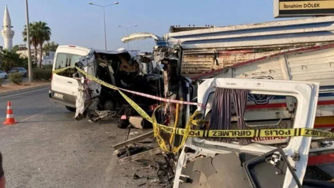 mersin-de-kaza-iki-olu-10-yarali