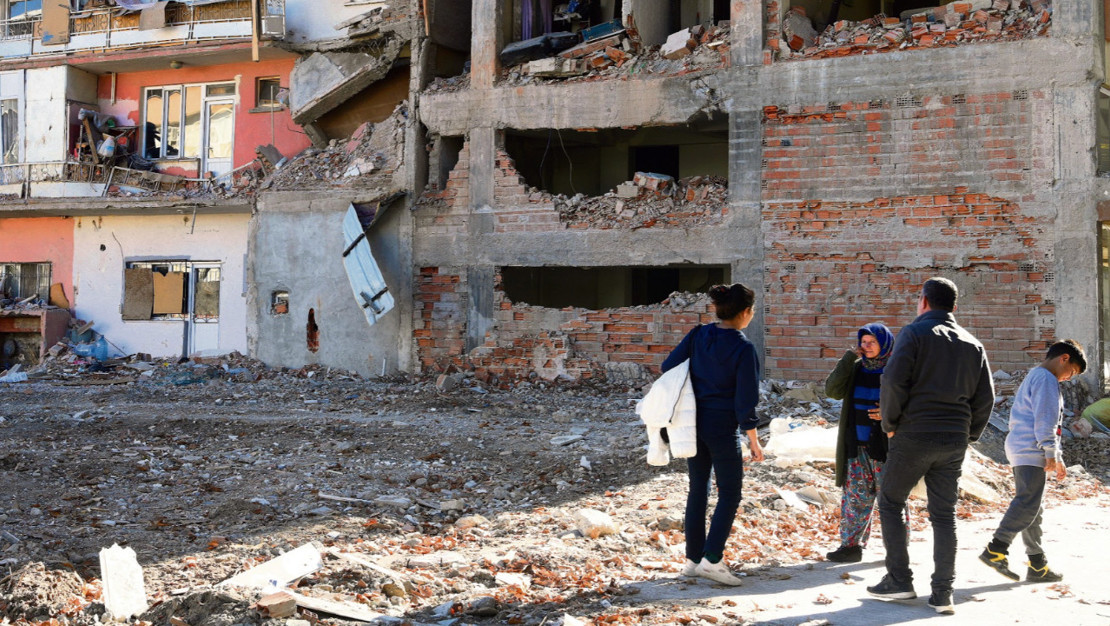 balikesir-sindirgi-da-4-1-buyuklugunde-deprem-meydana-geldi