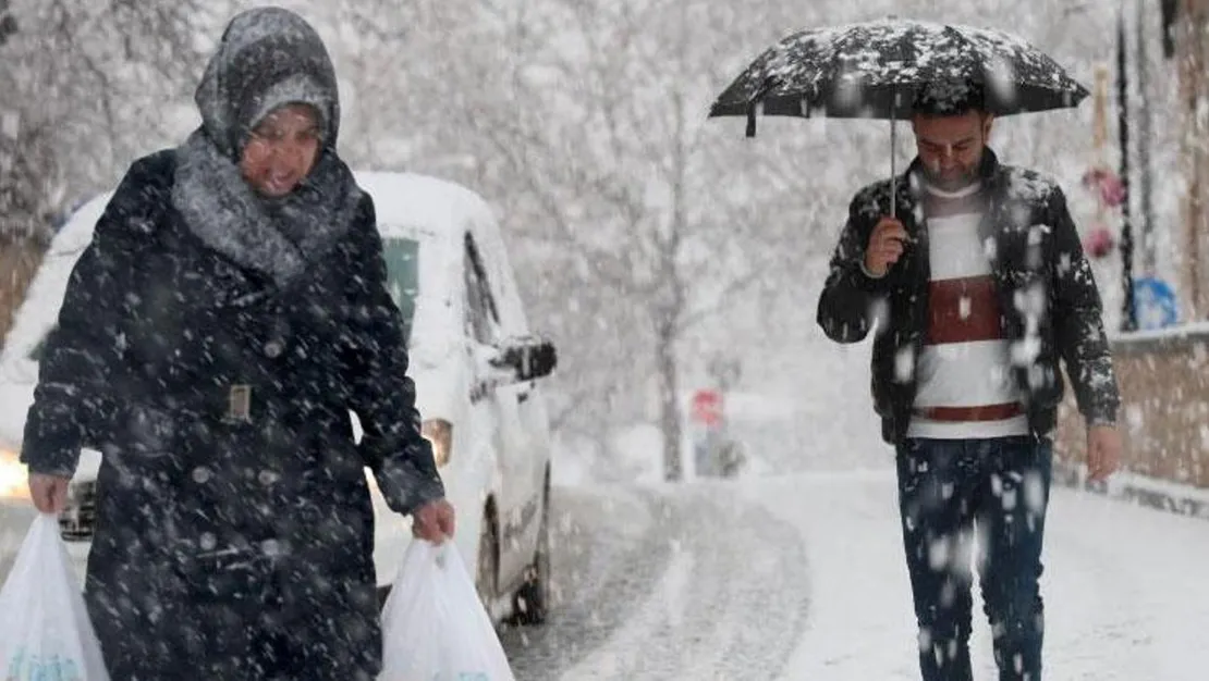 istanbul-a-kar-yagisi-geri-donuyor