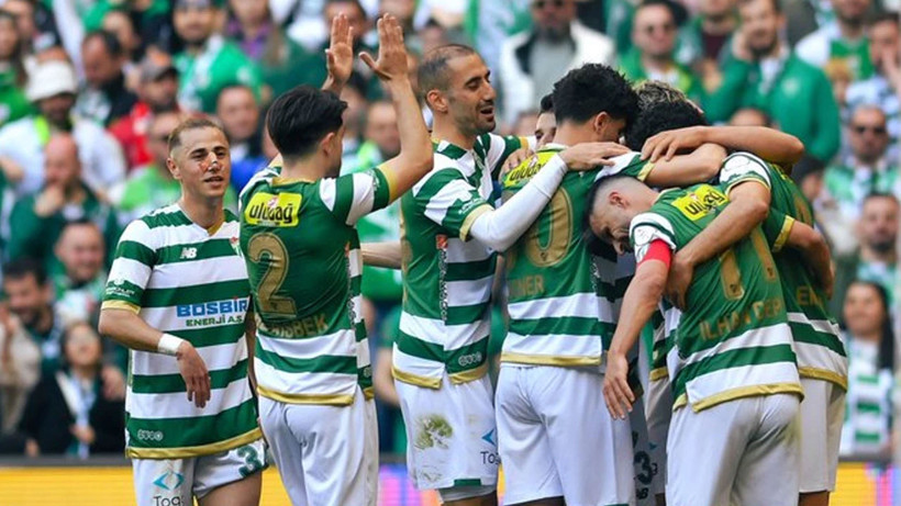 bursaspor-1-lig-e-yukselerek-sampiyonluk-sevinci-yasadi