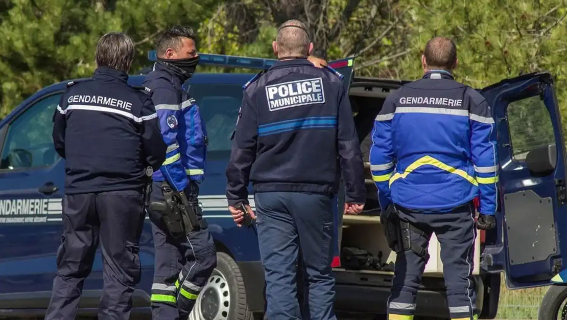 fransa-oleron-adasi-nda-surucu-kalabaliga-carpti-9-yarali