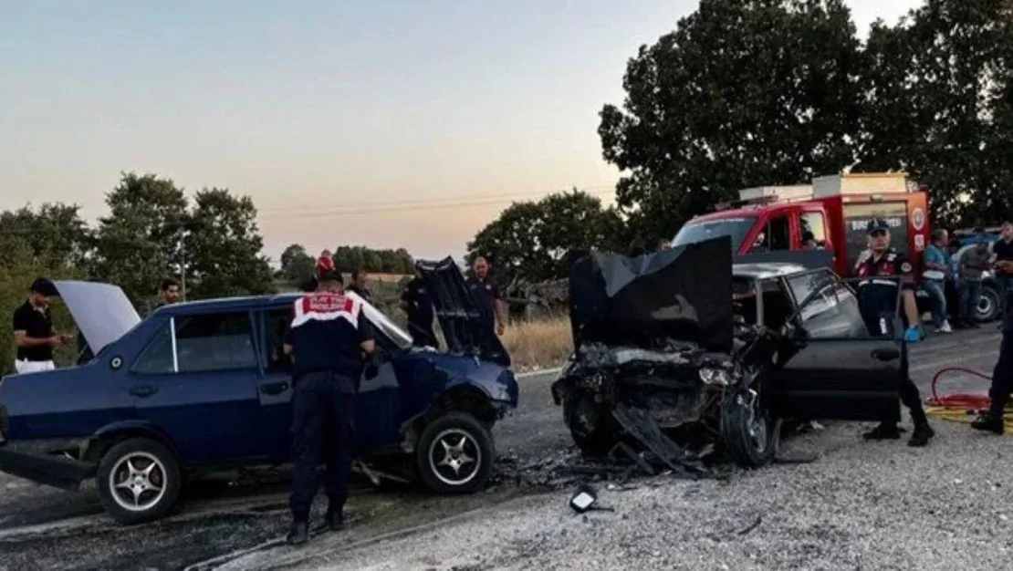 kaza-bursa-da-otomobiller-carpisti