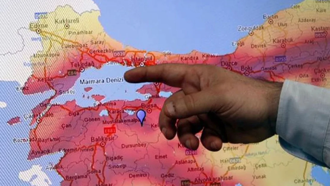 sindirgi-da-artci-depremler-devam-ediyor