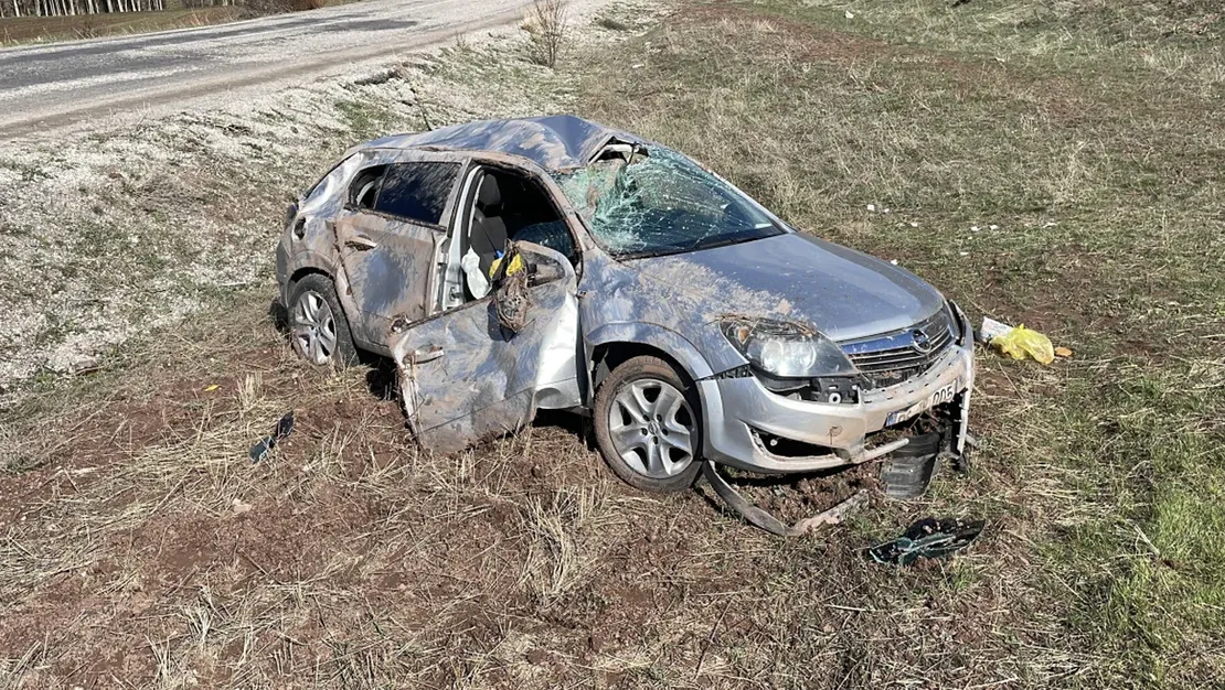 sivas-ta-arac-takla-atti-5-yarali