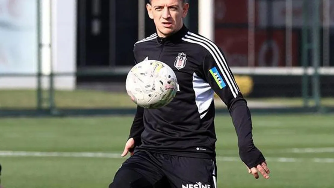 besiktas-arroyo-ve-amir-i-kadroya-katti