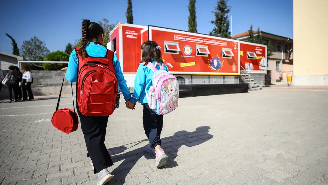 egitimle-daha-iyiye-projesiyle-5-bin-cocuga-destek