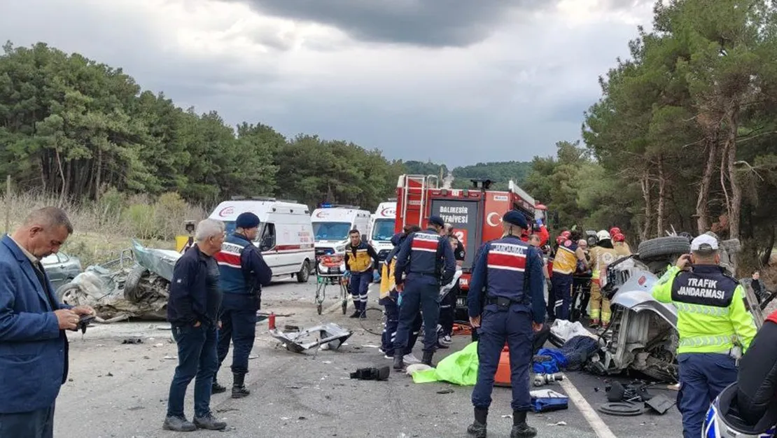 balikesir-de-4-aracli-kaza-2-olu