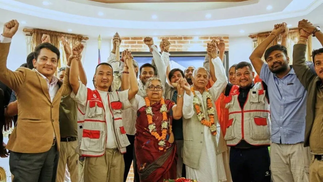 nepal-in-ilk-kadin-basbakani-gorevde