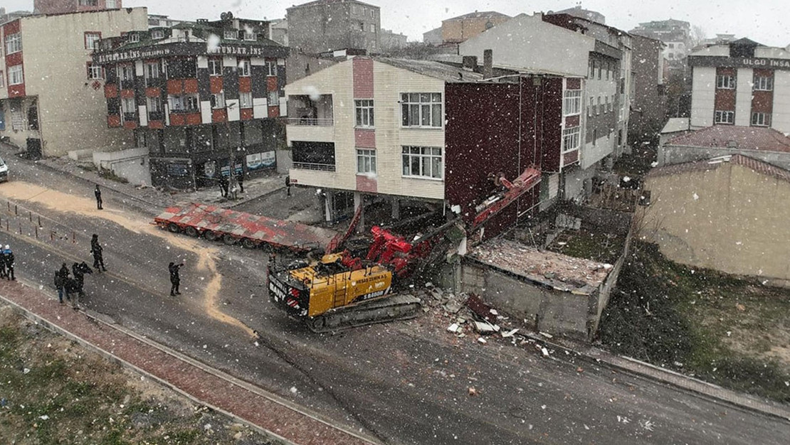 guvercintepe-mahallesi-nde-tirin-kontrolden-cikmasi-sonucu-30-kisi-tahliye-edildi