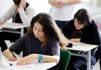 lise-ogrencilerini-kapsayan-gelisme