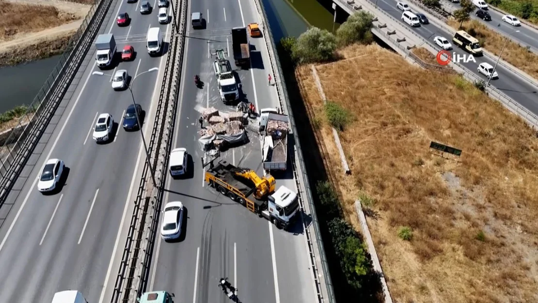 tem-otoyolu-nda-kamyon-devrildi