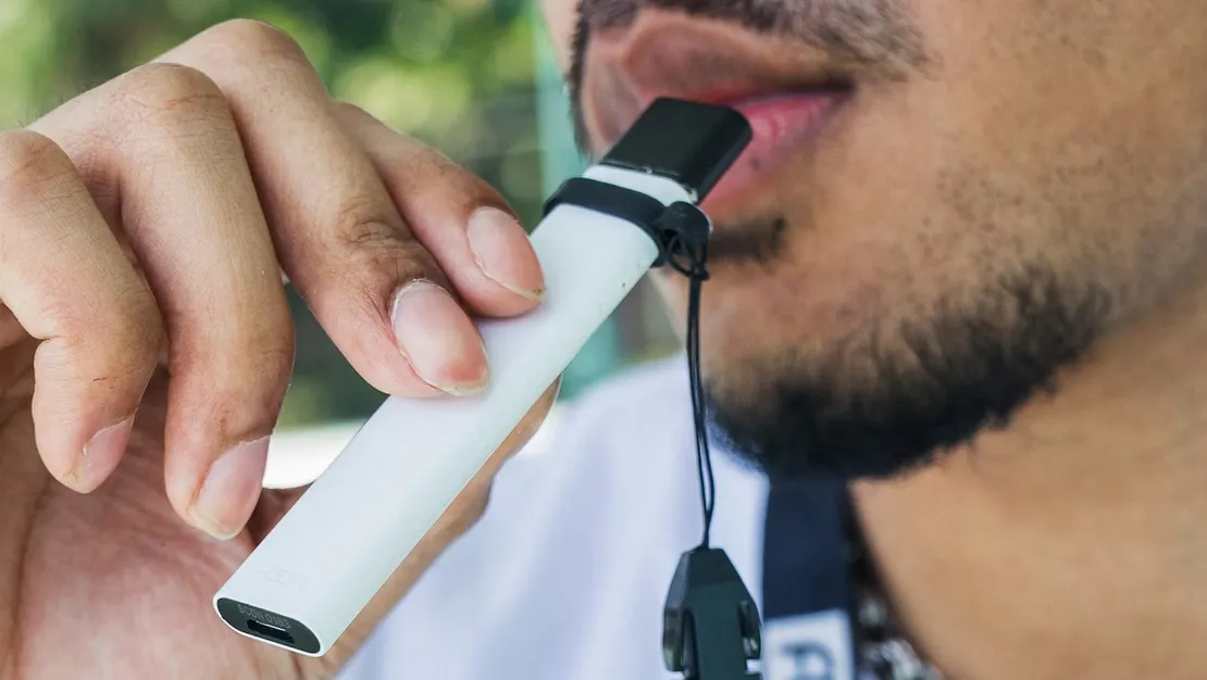 turkiye-de-e-sigaralar-cocuklara-satiliyor