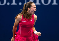 zeynep-sonmez-mucadele-ruhu-ile-tarihe-gecti