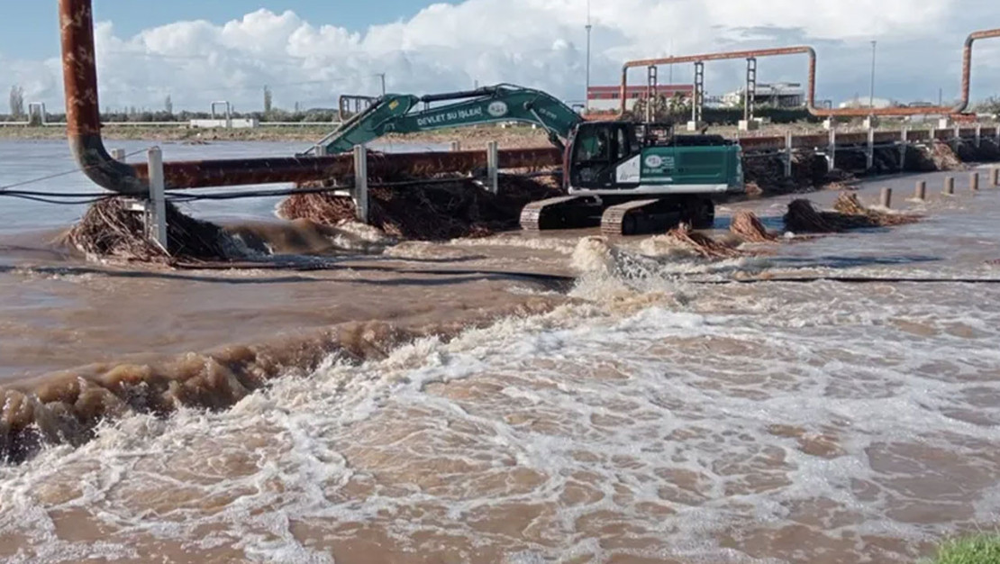 canakkale-de-tuzla-cayi-taskini-tarim-arazilerini-vurdu