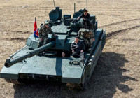 kim-jong-un-ve-kizi-ju-ae-tankli-tatbikatta-goruntulendi