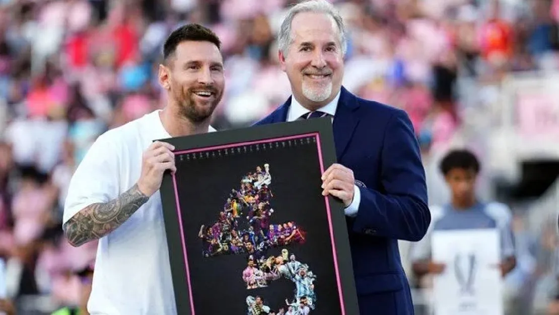 inter-miami-den-lionel-messi-ye-ozel-onur-plaketi
