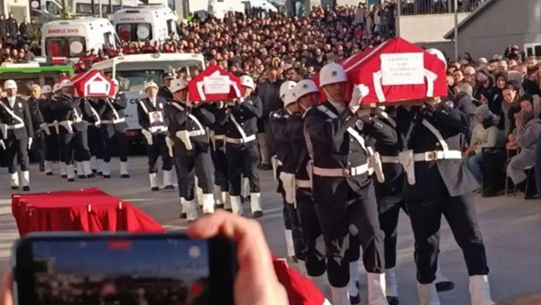 yalova-da-sehit-polisler-icin-anma-toreni-duzenlendi