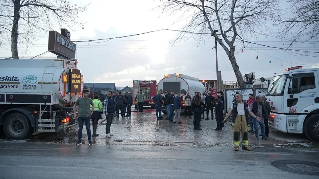 bursa-daki-imalathanede-yangin-panigi