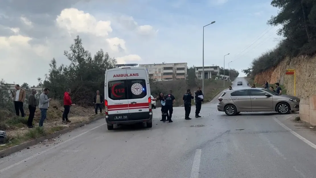 bursa-da-kazada-dort-kisi-yaralandi