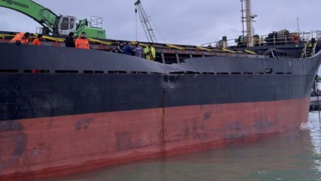 bartin-limani-nda-kuru-yuk-gemileri-carpisti