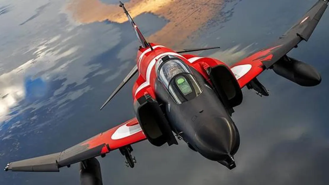 turk-fotografcinin-f-4-fotografi-zirvede