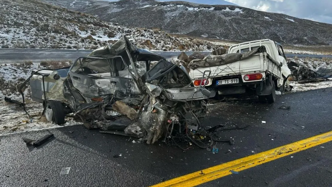 kayseri-de-kamyonet-ve-otomobil-carpti-1-olu-1-yarali