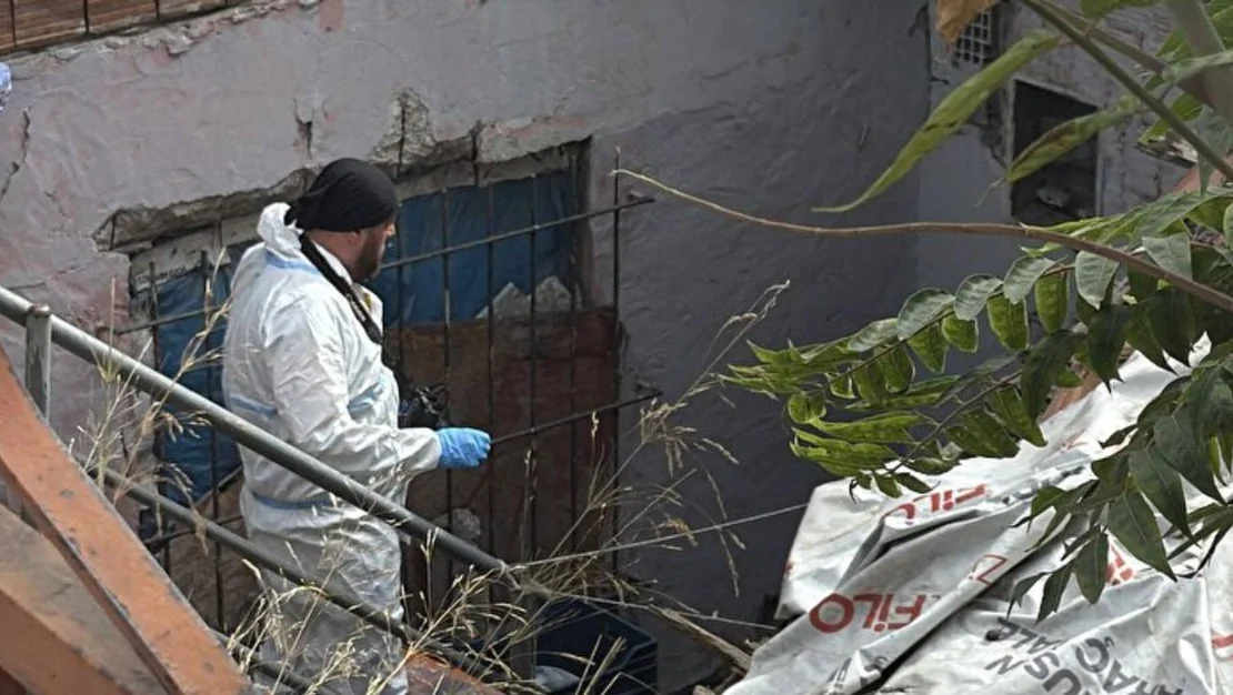 ev-arkadasini-bicakla-oldurdu