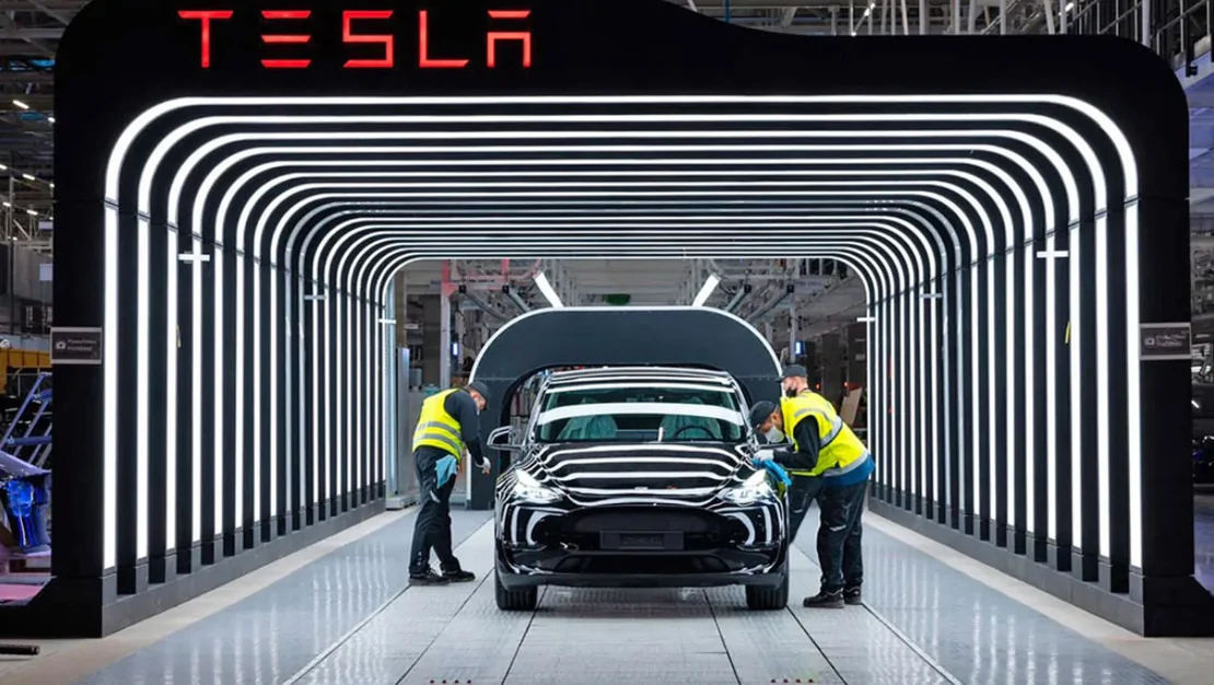 tesla-cybertruck-i-uretimden-kaldirdi