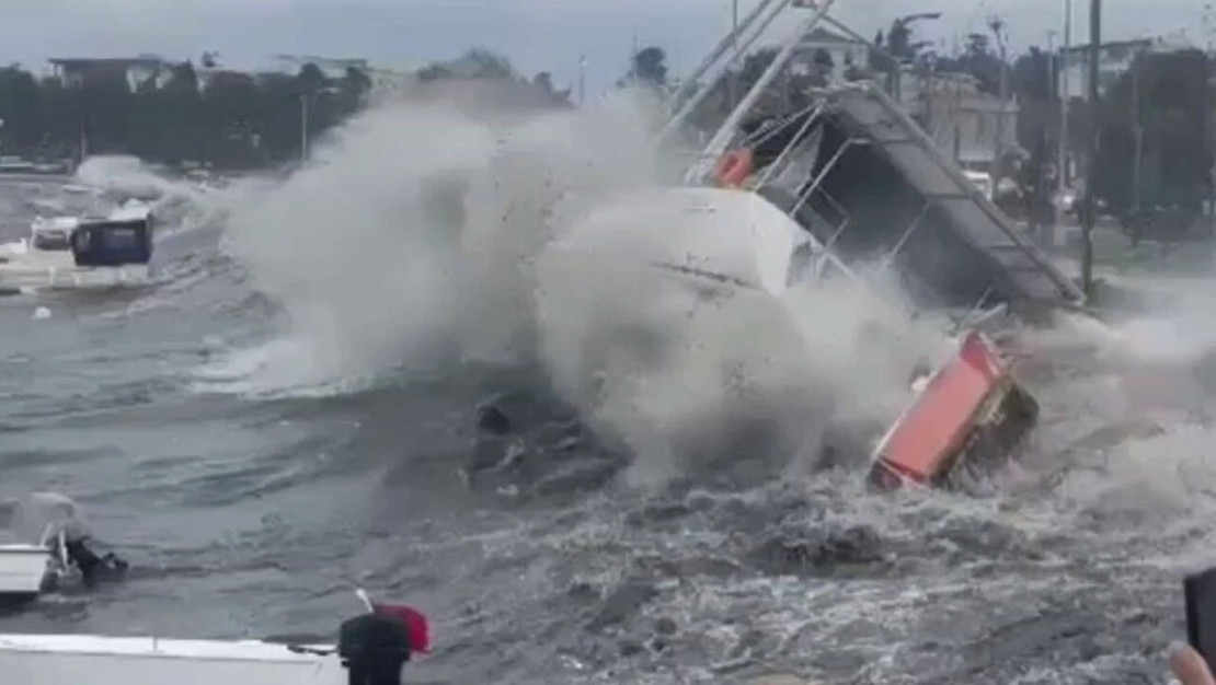 istanbul-da-firtina-hayati-olumsuz-etkiledi