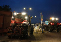 fransa-da-ciftcilerden-ana-yolda-eylem