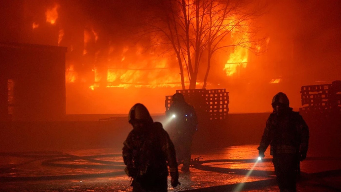 esenyurt-ta-fabrika-yangini-kontrol-altina-alindi