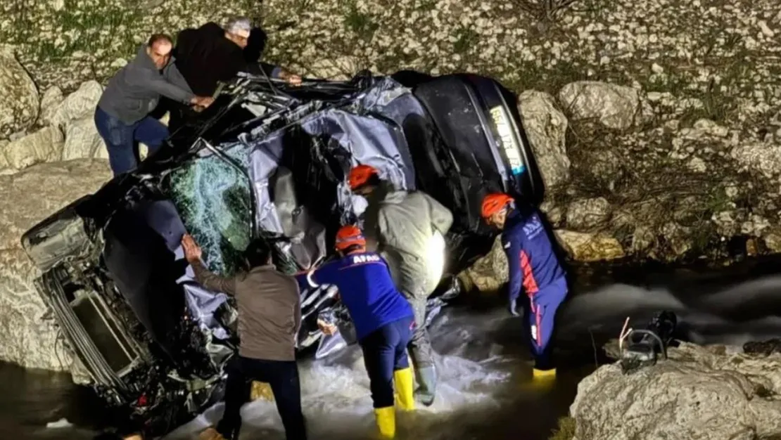 adiyaman-da-arac-dereye-dustu-1-olu