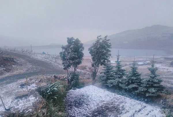 Mevsimin ilk karı yağdı Mevsimin ilk karı yağdı