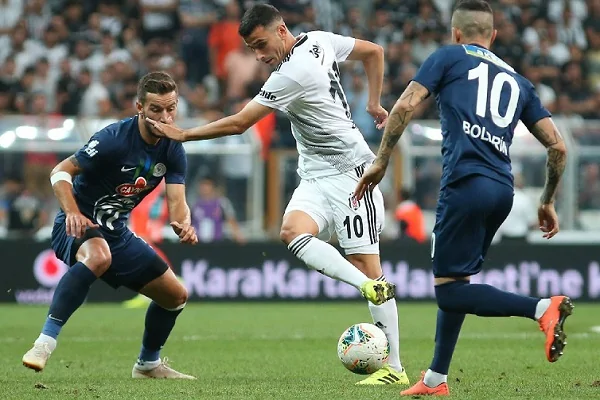 Kara Kartal evinde yara aldı! Kara Kartal evinde yara aldı!