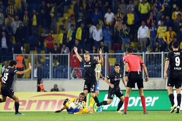 Siyah Beyazlılar deplasmanda yine kayıp Siyah Beyazlılar deplasmanda yine kayıp