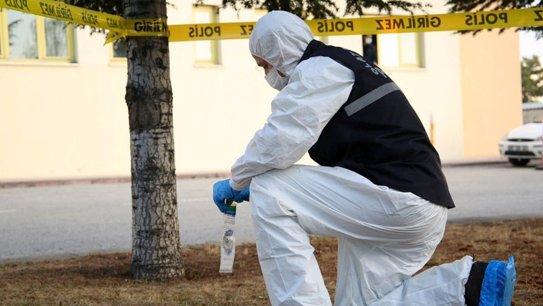 istanbul-arnavutkoy-de-silahli-saldirida-cami-avlusunda-olum