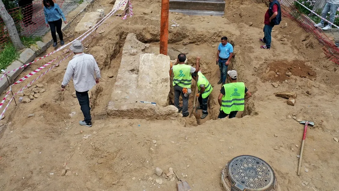 aydin-da-antik-oda-mezar-bulundu