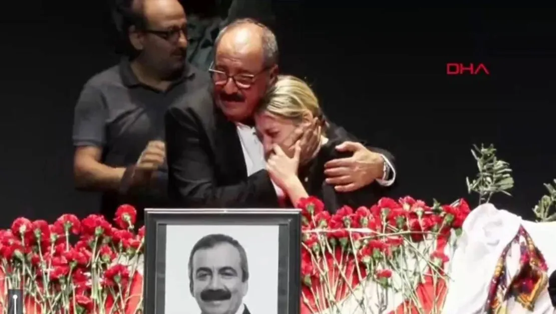 sirri-sureyya-onder-in-cenazesi-ugurlandi