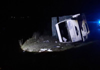 mudurnu-da-kamyon-devrildi-1-yarali-hastaneye-kaldirildi