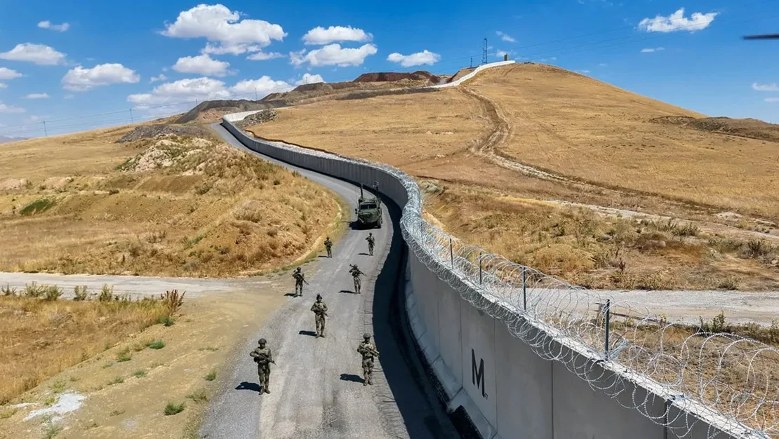 van-iran-sinirindaki-guvenlik-duvarinin-204-kilometresi-tamamlandi