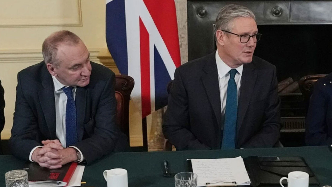 ingiltere-de-starmer-in-mandelson-atamasi-siyasi-kriz-yaratiyor