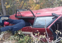 pinarbasi-mahallesi-nde-otomobil-sarampole-yuvarlandi