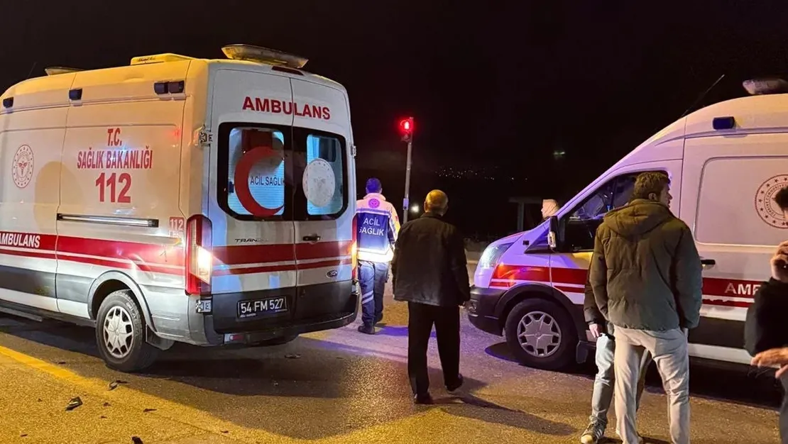 sakarya-da-iki-arac-carpisti-7-yarali