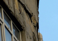 beton-parcalar-araca-duserek-endise-yaratti