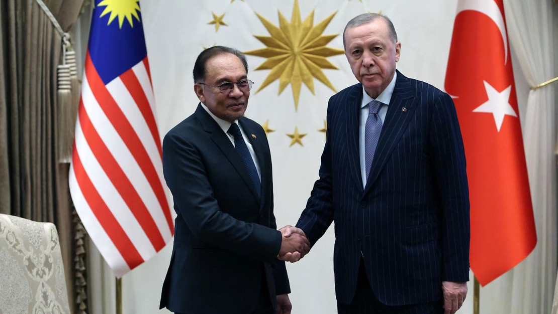 erdogan-ve-enver-ibrahim-den-7-anlasma-imzalandi