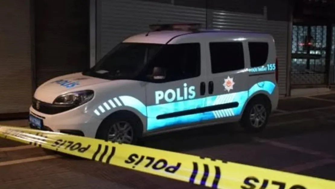 d-a-kundaklama-sirasinda-kendini-yakti