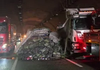 tir-kuzey-marmara-otoyolu-nda-devrildi