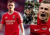 k-akturkoglu-ailesi-ni-paylasti